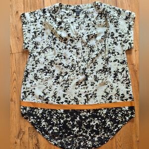 Simply Vera Vera Wang Blouse Floral Print Hi-Low Hem Short Sleeve Size Small 024